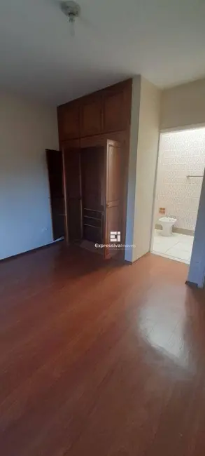 Casa com 3 quartos à venda, 300m2 em Centro, Itatiba - SP - imagem 8 Foto 8 de Casa com 3 quartos à venda, 300m2 em Centro, Itatiba - SP