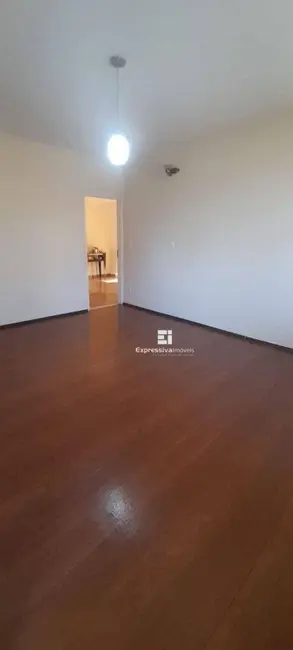 Casa com 3 quartos à venda, 300m2 em Centro, Itatiba - SP - imagem 1 Foto 1 de Casa com 3 quartos à venda, 300m2 em Centro, Itatiba - SP