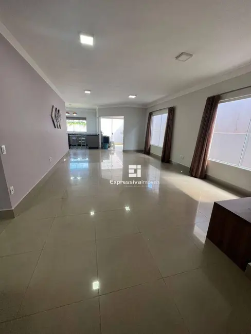 Casa de Condomínio com 3 quartos à venda, 300m2 em Parque das Laranjeiras, Itatiba - SP - imagem 7 Foto 7 de Casa de Condomínio com 3 quartos à venda, 300m2 em Parque das Laranjeiras, Itatiba - SP