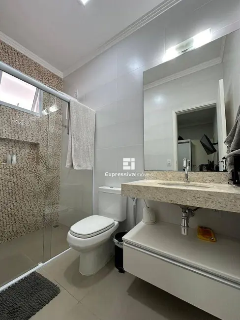 Foto 9 de Casa de Condomínio com 3 quartos à venda, 300m2 em Parque das Laranjeiras, Itatiba - SP