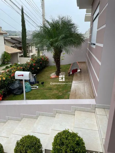 Casa de Condomínio com 3 quartos à venda, 300m2 em Parque das Laranjeiras, Itatiba - SP - imagem 6 Foto 6 de Casa de Condomínio com 3 quartos à venda, 300m2 em Parque das Laranjeiras, Itatiba - SP