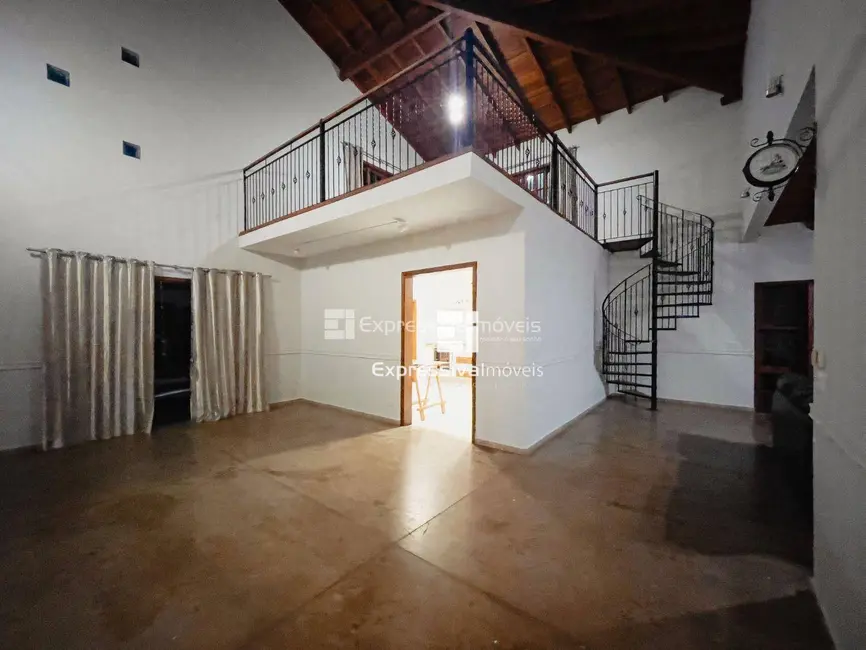 Chácara com 3 quartos à venda, 1408m2 em Jardim Leonor, Itatiba - SP - imagem 4 Foto 4 de Chácara com 3 quartos à venda, 1408m2 em Jardim Leonor, Itatiba - SP