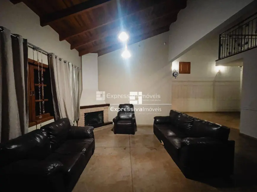 Chácara com 3 quartos à venda, 1408m2 em Jardim Leonor, Itatiba - SP - imagem 8 Foto 8 de Chácara com 3 quartos à venda, 1408m2 em Jardim Leonor, Itatiba - SP