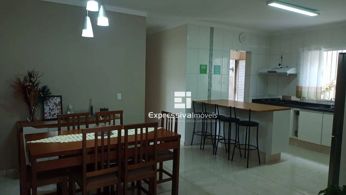Foto 3 de Casa com 3 quartos à venda, 250m2 em Villaggio Fosuzzi, Itatiba - SP