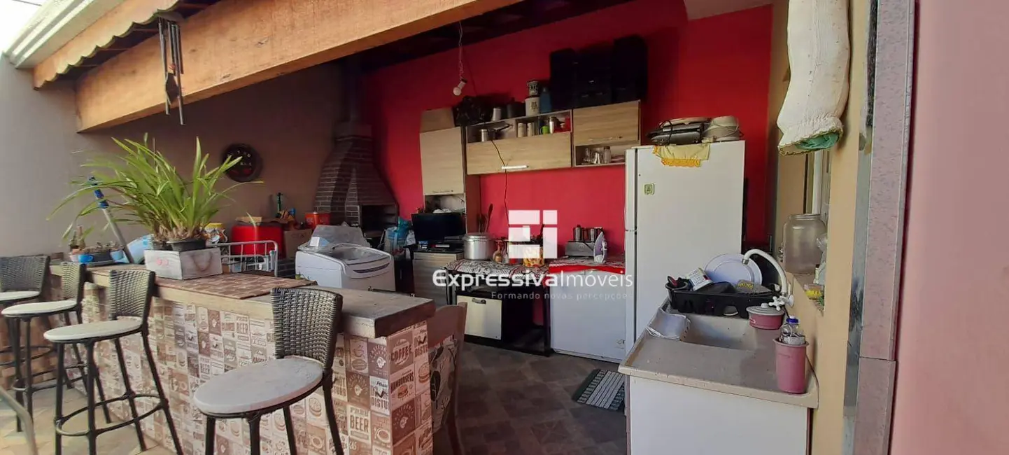 Foto 9 de Casa com 4 quartos à venda, 250m2 em Jardim Verona, Itatiba - SP