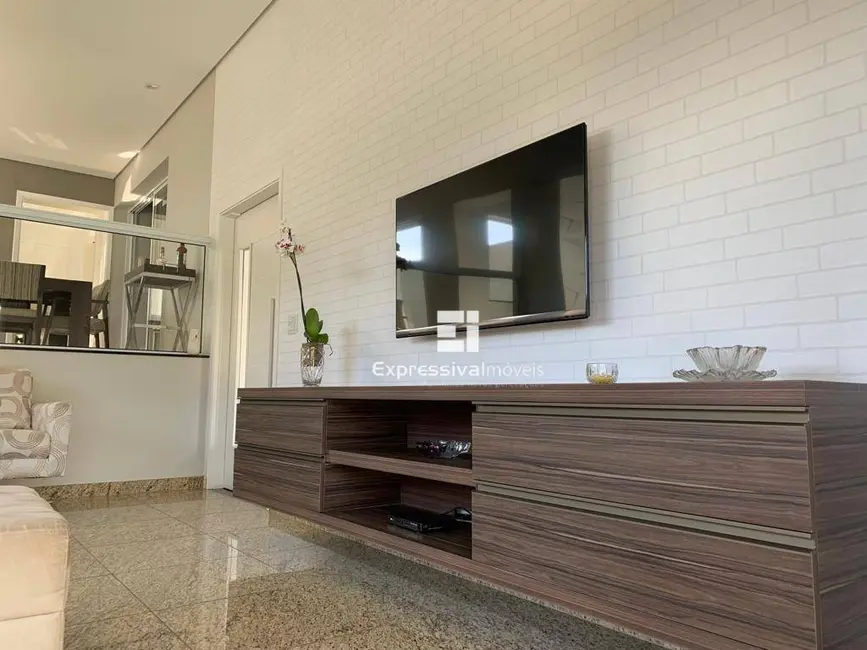 Foto 6 de Casa com 3 quartos à venda, 360m2 em Morungaba - SP