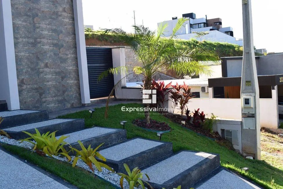 Foto 3 de Casa com 3 quartos à venda, 410m2 em Bairro Itapema, Itatiba - SP