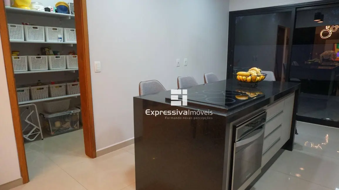 Foto 8 de Casa de Condomínio com 3 quartos à venda, 380m2 em Jardim Palladino, Itatiba - SP