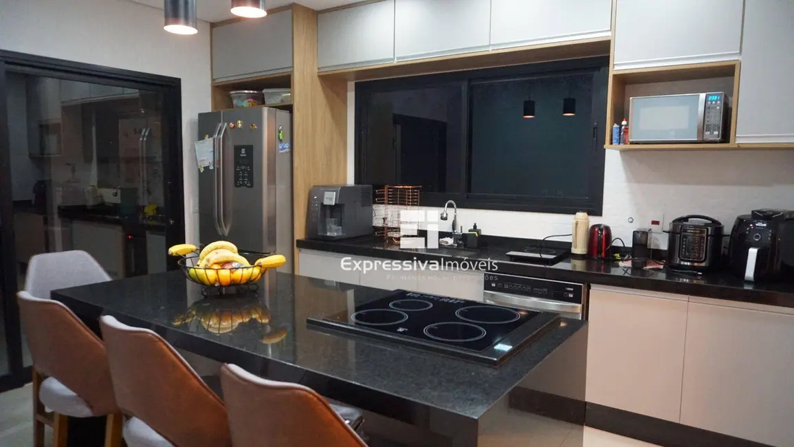 Foto 7 de Casa de Condomínio com 3 quartos à venda, 380m2 em Jardim Palladino, Itatiba - SP