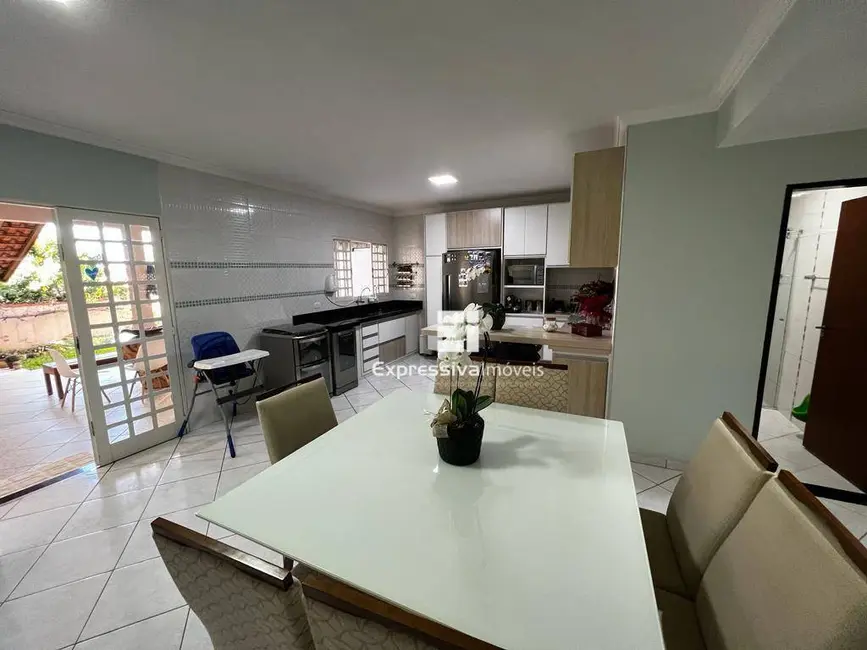 Foto 6 de Casa com 3 quartos à venda, 250m2 em Loteamento Itatiba Park, Itatiba - SP