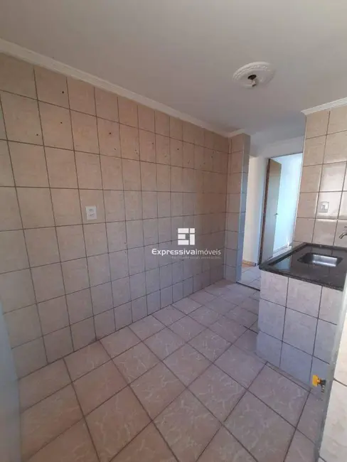 Foto 3 de Apartamento com 2 quartos à venda, 45m2 em Núcleo Habitacional Prefeito Erasmo Chrispim, Itatiba - SP