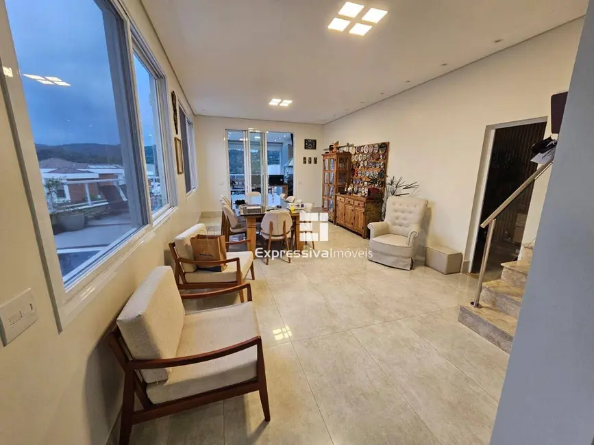 Foto 4 de Casa com 5 quartos à venda, 422m2 em Santana De Parnaiba - SP