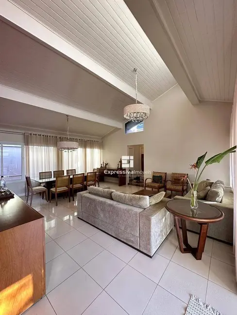 Foto 6 de Casa com 3 quartos à venda, 600m2 em Nova Itatiba, Itatiba - SP