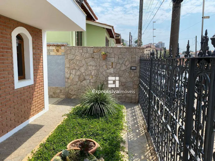 Foto 3 de Casa com 3 quartos à venda, 238m2 em Vila Bela Vista, Itatiba - SP