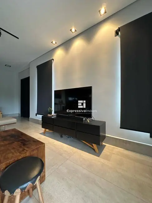 Foto 4 de Casa de Condomínio com 3 quartos à venda, 1000m2 em Bairro da Posse, Itatiba - SP