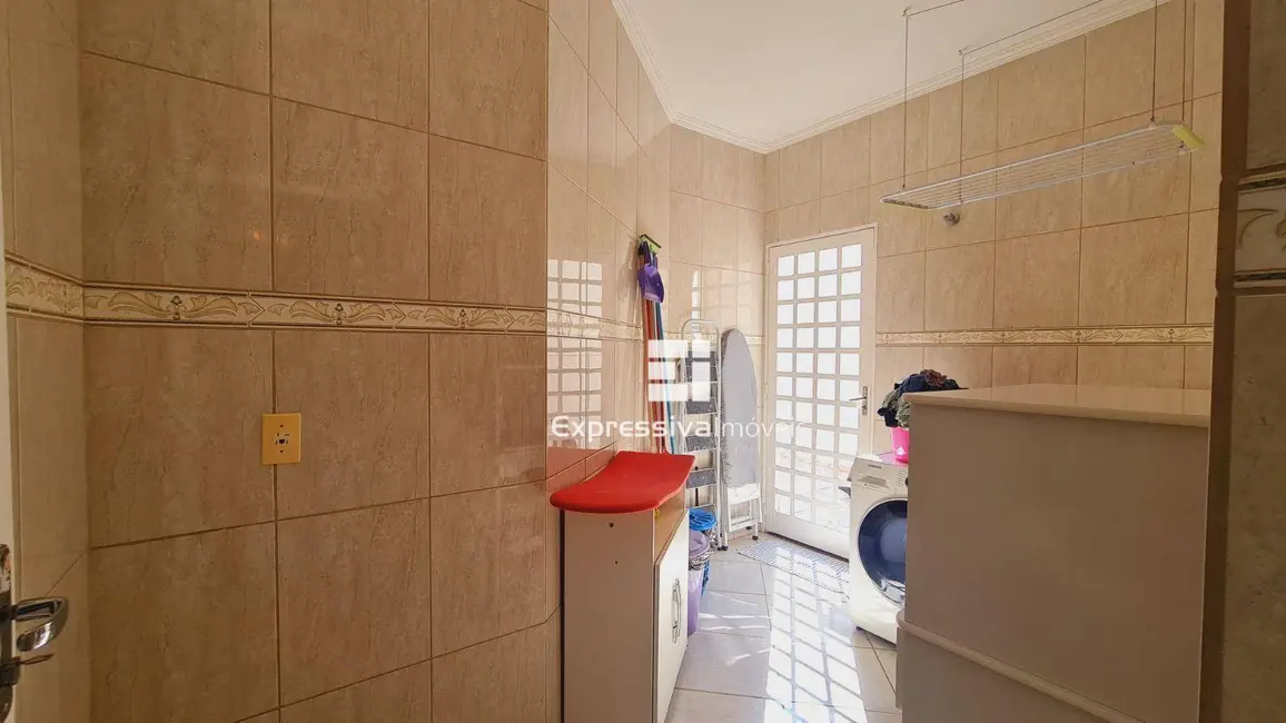 Foto 8 de Casa com 2 quartos à venda, 250m2 em Loteamento Aída Haddad Jafet, Itatiba - SP