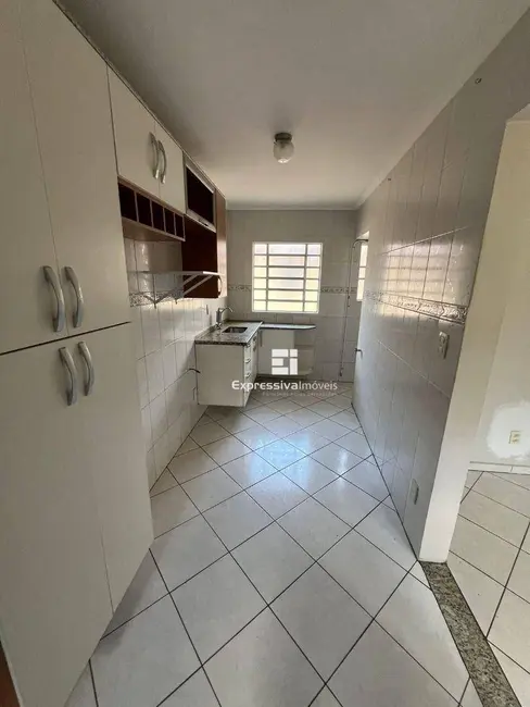 Foto 3 de Apartamento com 3 quartos à venda, 64m2 em Condomínio Residencial Beija-Flor, Itatiba - SP