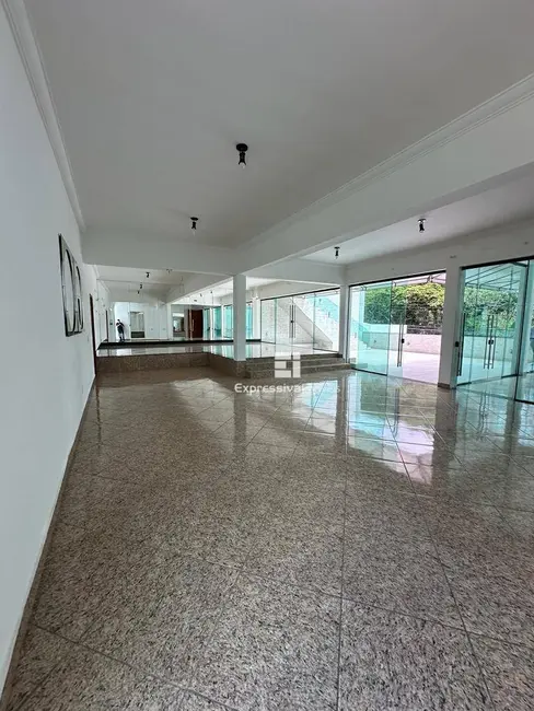 Foto 1 de Casa com 3 quartos para alugar, 325m2 em Jardim Tereza, Itatiba - SP