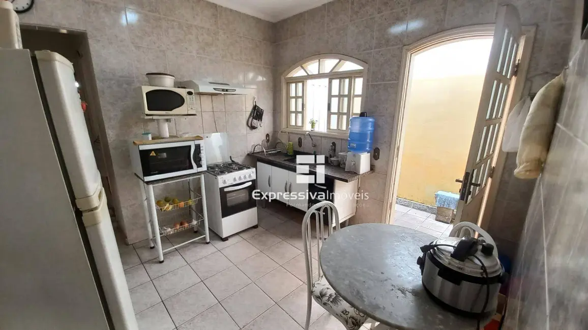 Foto 9 de Casa com 2 quartos à venda, 137m2 em Novo Cruzeiro, Itatiba - SP