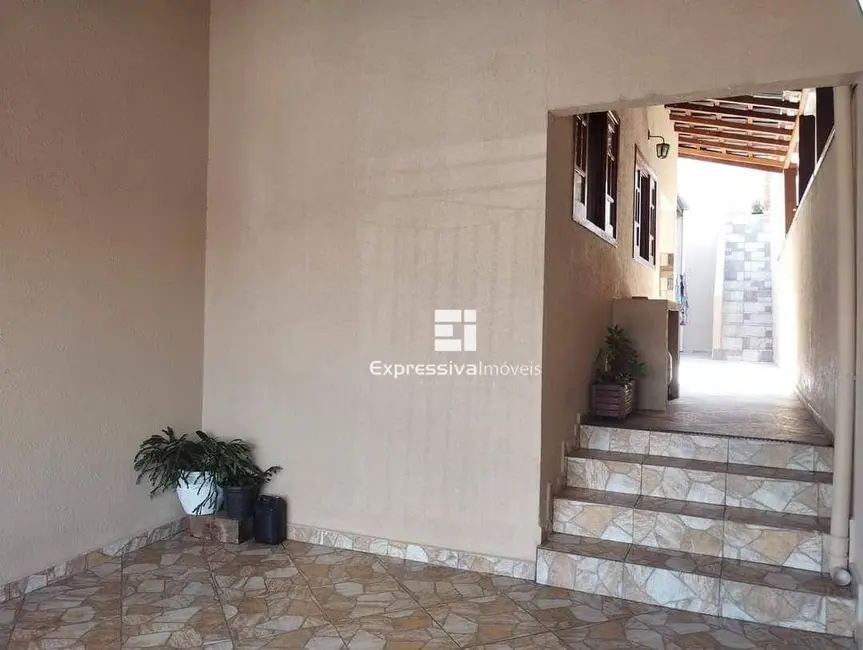 Foto 3 de Casa com 2 quartos à venda, 180m2 em Loteamento Residencial Terra Nova, Itatiba - SP