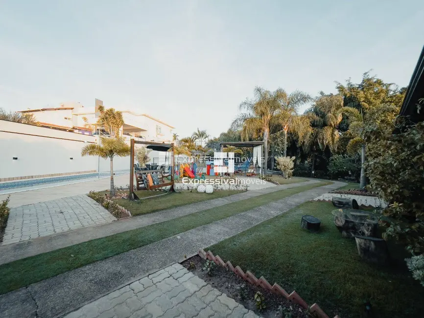 Casa com 3 quartos à venda e para alugar, 4000m2 em Capela, Vinhedo - SP - imagem 8 Foto 8 de Casa com 3 quartos à venda e para alugar, 4000m2 em Capela, Vinhedo - SP