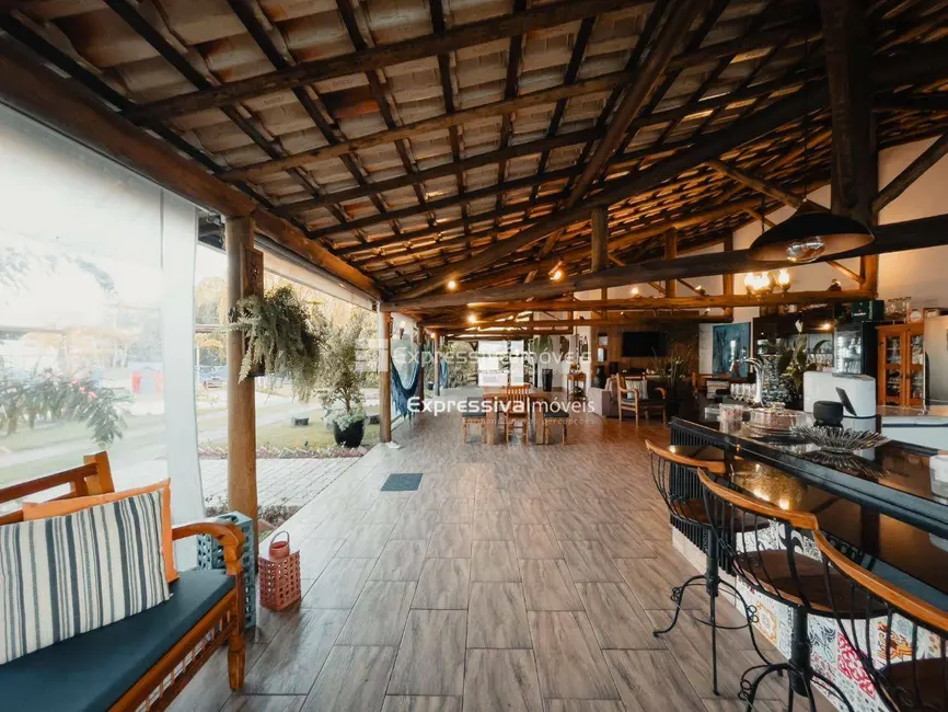 Casa com 3 quartos à venda e para alugar, 4000m2 em Capela, Vinhedo - SP - imagem 7 Foto 7 de Casa com 3 quartos à venda e para alugar, 4000m2 em Capela, Vinhedo - SP