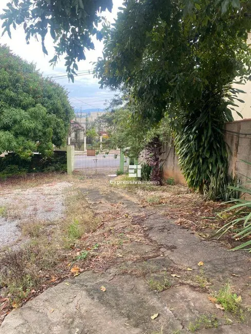 Foto 2 de Casa com 1 quarto à venda, 452m2 em Jardim México, Itatiba - SP