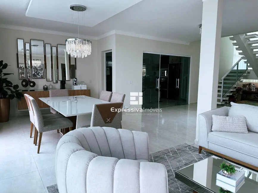 Foto 5 de Casa de Condomínio com 4 quartos à venda, 348m2 em Parque das Laranjeiras, Itatiba - SP