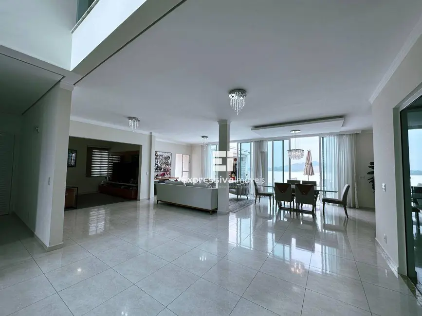 Foto 6 de Casa de Condomínio com 4 quartos à venda, 348m2 em Parque das Laranjeiras, Itatiba - SP