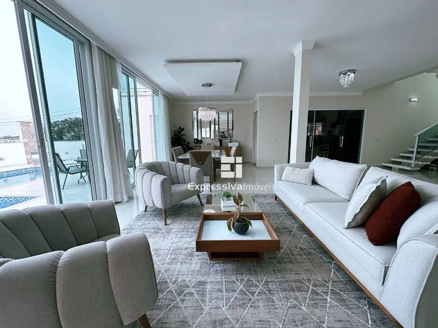 Foto 4 de Casa de Condomínio com 4 quartos à venda, 348m2 em Parque das Laranjeiras, Itatiba - SP