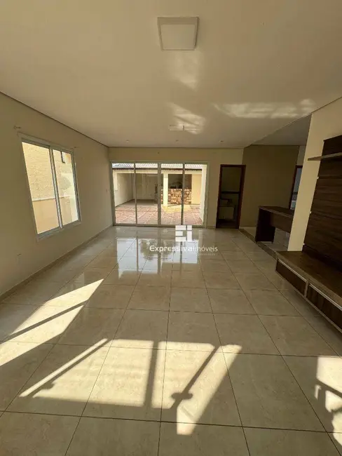 Foto 2 de Casa com 3 quartos à venda, 300m2 em Residencial Fazenda Serrinha, Itatiba - SP