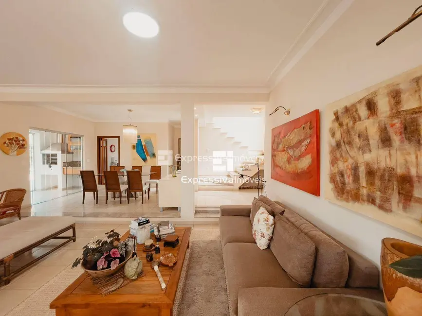 Foto 5 de Casa de Condomínio com 4 quartos à venda, 1200m2 em Parque das Laranjeiras, Itatiba - SP