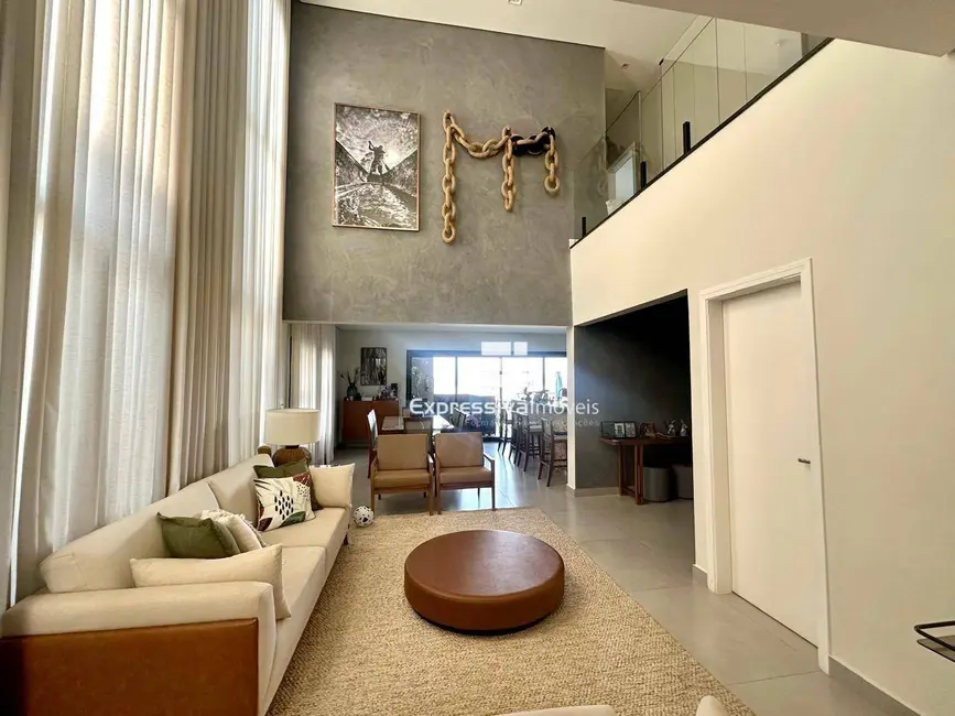 Foto 4 de Sobrado com 4 quartos à venda, 256m2 em Itatiba - SP