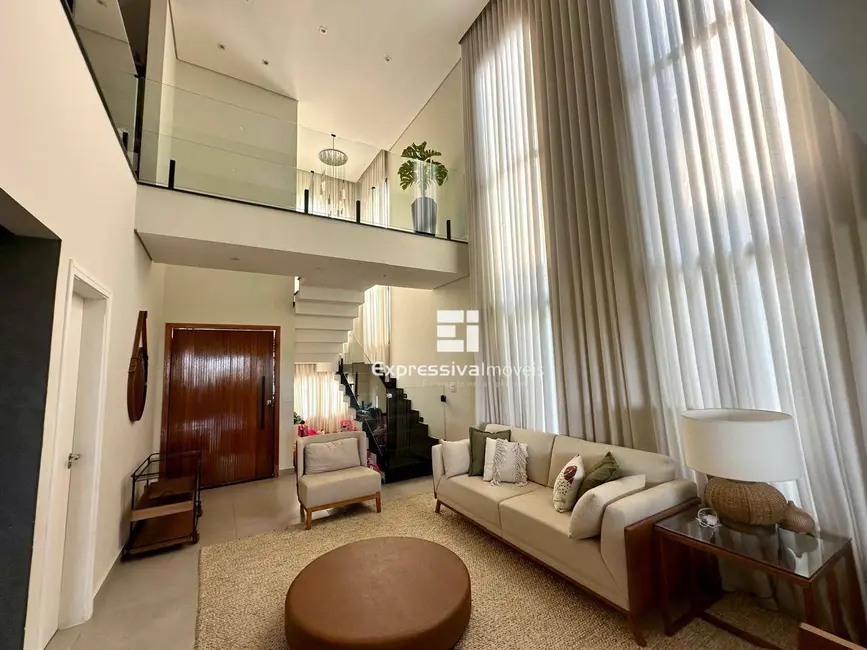 Foto 5 de Sobrado com 4 quartos à venda, 256m2 em Itatiba - SP