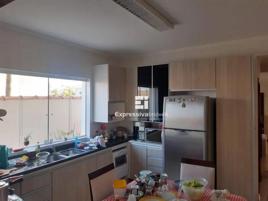 Foto 4 de Casa de Condomínio com 4 quartos à venda, 350m2 em Loteamento Itatiba Country Club, Itatiba - SP