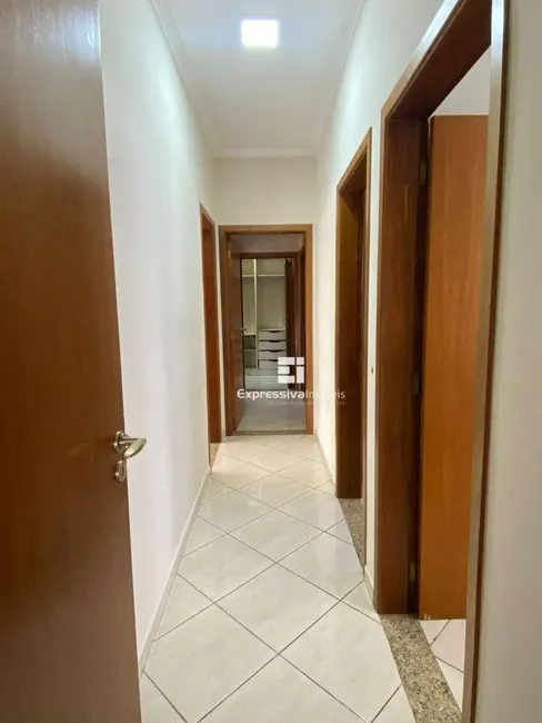 Foto 9 de Casa de Condomínio com 3 quartos à venda, 221m2 em Residencial Fazenda Serrinha, Itatiba - SP