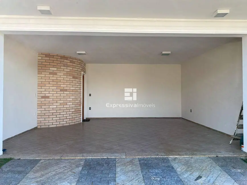 Foto 2 de Casa de Condomínio com 3 quartos à venda, 221m2 em Residencial Fazenda Serrinha, Itatiba - SP