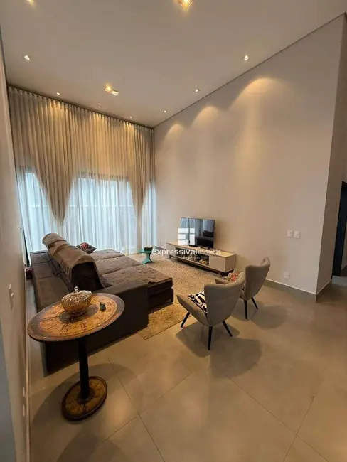 Casa de Condomínio com 3 quartos à venda e para alugar, 510m2 em Centro, Itatiba - SP - imagem 5 Foto 5 de Casa de Condomínio com 3 quartos à venda e para alugar, 510m2 em Centro, Itatiba - SP