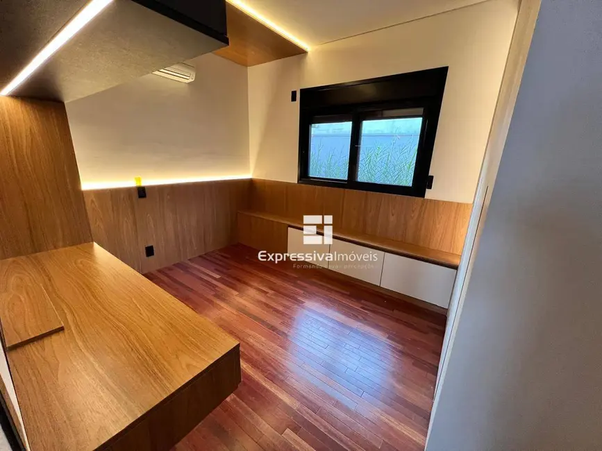 Foto 5 de Casa de Condomínio com 3 quartos à venda e para alugar, 407m2 em Bairro Itapema, Itatiba - SP