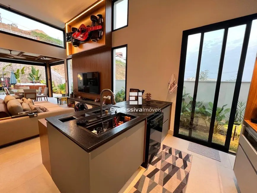 Foto 3 de Casa de Condomínio com 3 quartos à venda e para alugar, 407m2 em Bairro Itapema, Itatiba - SP