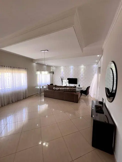 Foto 4 de Casa de Condomínio com 4 quartos à venda, 600m2 em Residencial Fazenda Serrinha, Itatiba - SP