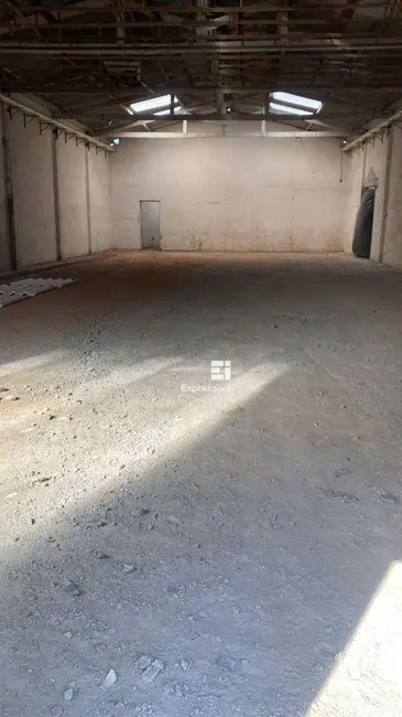 Foto 2 de Armazém / Galpão para alugar, 250m2 em Jardim de Lucca, Itatiba - SP
