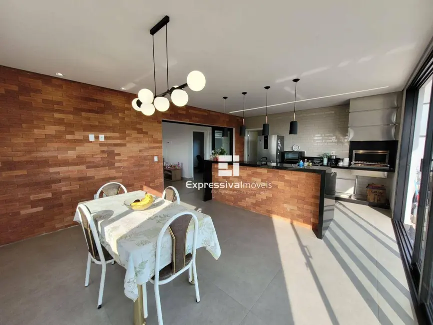 Casa de Condomínio com 3 quartos à venda, 389m2 em Itatiba - SP - imagem 9 Foto 9 de Casa de Condomínio com 3 quartos à venda, 389m2 em Itatiba - SP