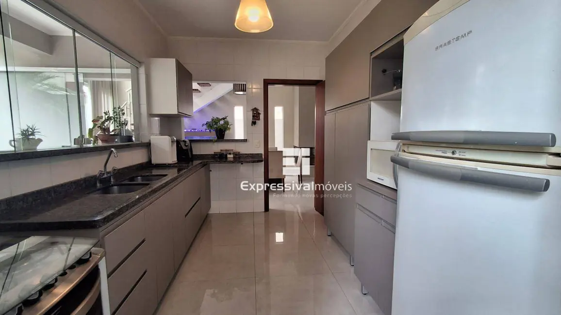 Foto 3 de Casa de Condomínio com 3 quartos à venda, 300m2 em Loteamento Itatiba Country Club, Itatiba - SP