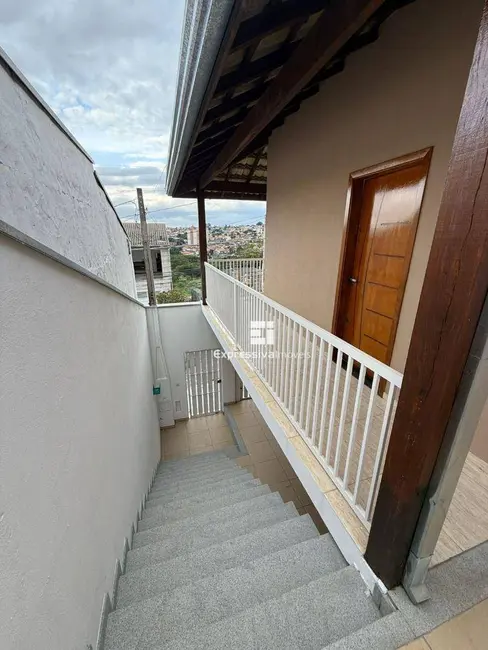 Casa com 3 quartos à venda, 180m2 em Loteamento Residencial Terra Nova, Itatiba - SP - imagem 2 Foto 2 de Casa com 3 quartos à venda, 180m2 em Loteamento Residencial Terra Nova, Itatiba - SP