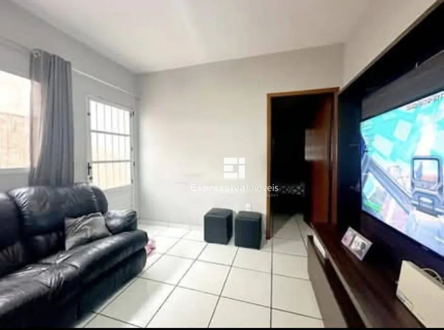 Foto 1 de Casa com 2 quartos à venda, 125m2 em Residencial Flamboyant, Itatiba - SP