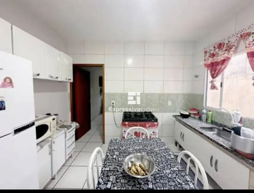 Foto 3 de Casa com 2 quartos à venda, 125m2 em Residencial Flamboyant, Itatiba - SP