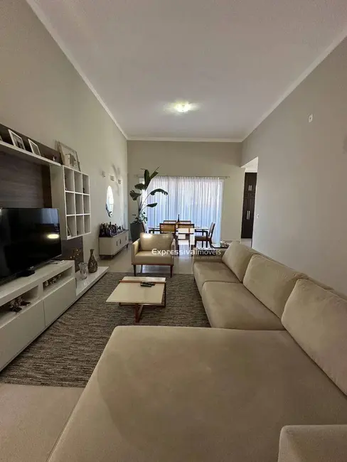 Foto 3 de Casa com 3 quartos à venda, 300m2 em Residencial Fazenda Serrinha, Itatiba - SP