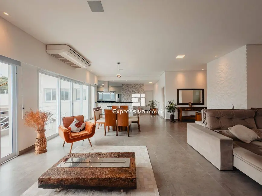 Foto 6 de Casa com 3 quartos à venda, 990m2 em Residencial Fazenda Serrinha, Itatiba - SP