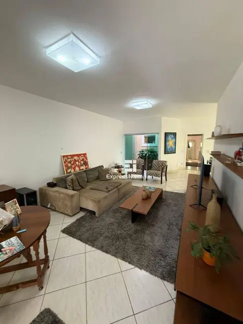 Casa com 4 quartos à venda, 350m2 em Itatiba - SP - imagem 9 Foto 9 de Casa com 4 quartos à venda, 350m2 em Itatiba - SP